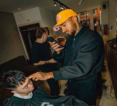 Barberstudio haircut in progress
