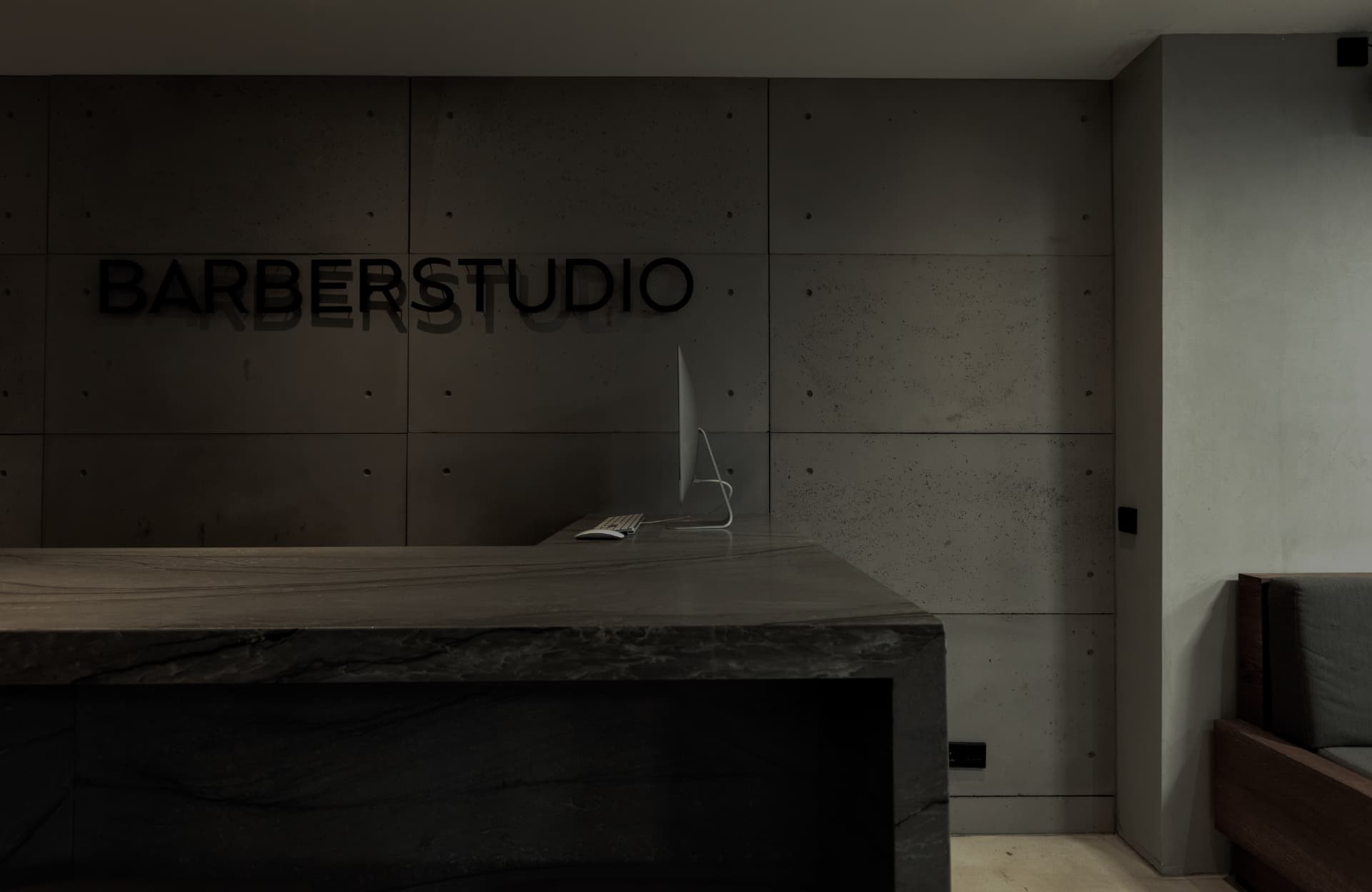 Barberstudio reception